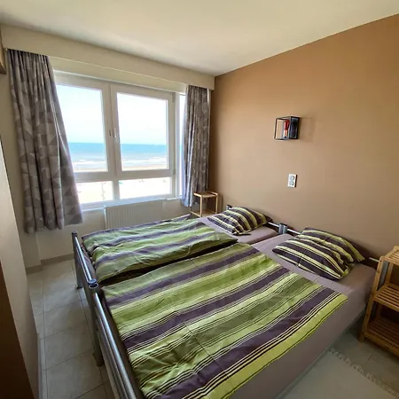 2 Slaapkamer Op De Dijk Westende Met Frontaal Zeezicht Appartement *